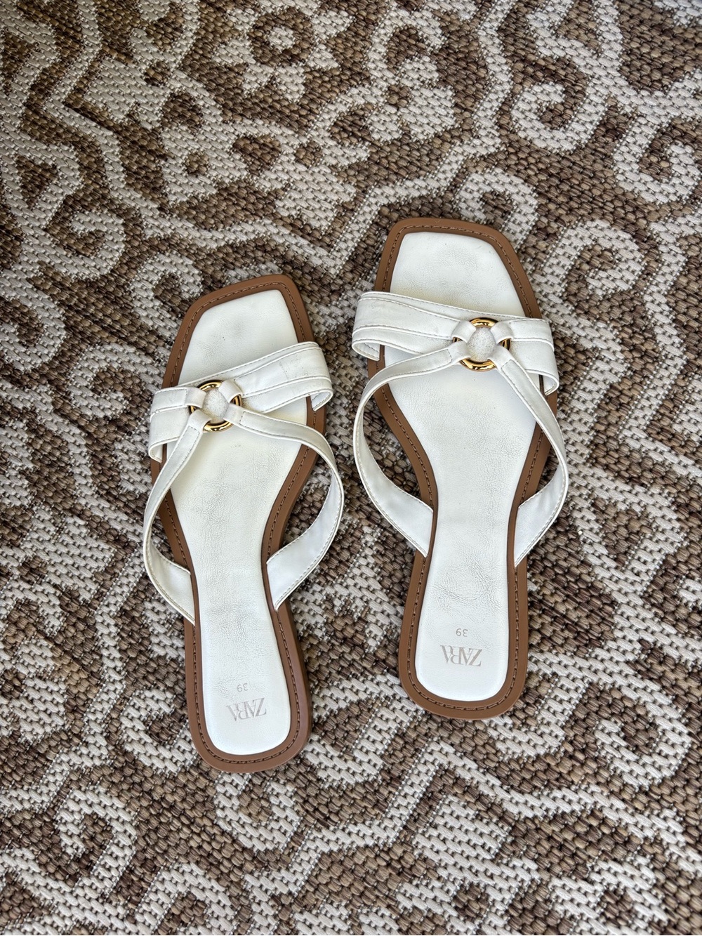 Zara White Slide Sandals with Gold Ring Detail - Picture 1 of 3